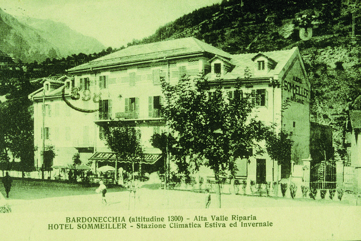 L'hotel Sommeiller a Bardonecchia in una foto d'epoca